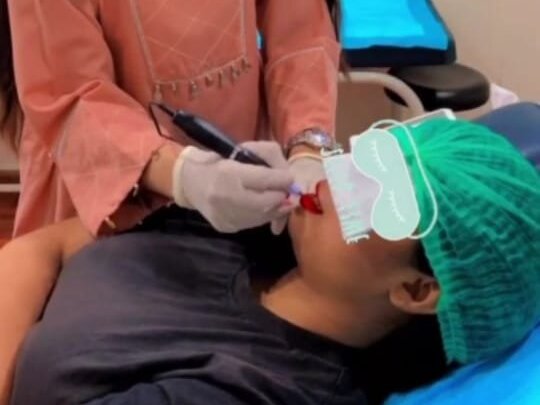 Hydra Facial - Platinum by Dr. Amna Nasir image 1