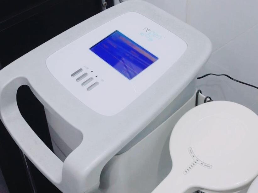 British Signature Hydra Facial by Assist. Prof. Dr. Arif Baig Mirza image 1