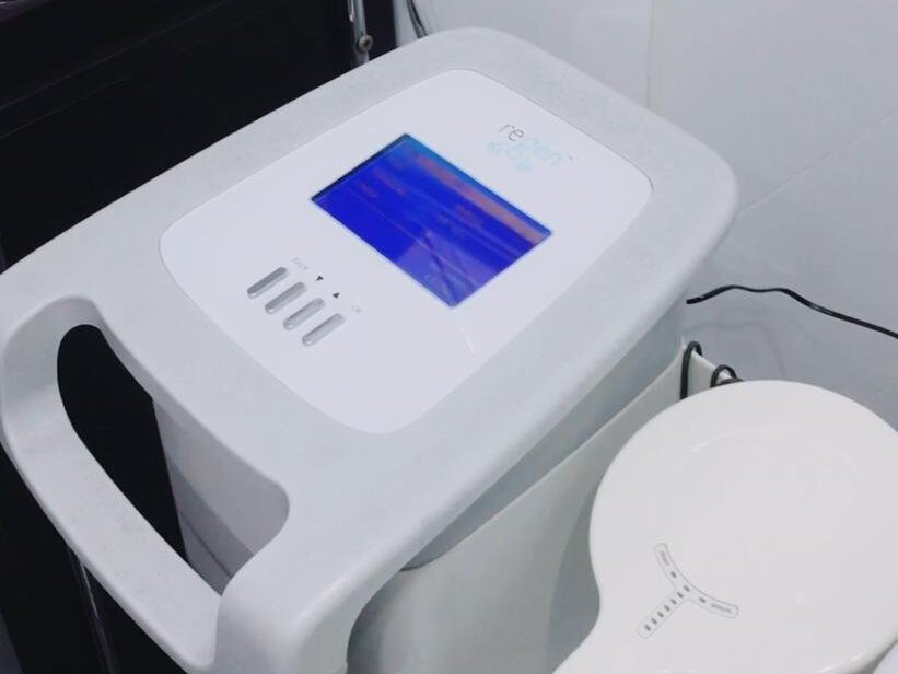 CHEMICAL PEEL (Anti Acne+Anti Scaring) by Assist. Prof. Dr. Arif Baig Mirza image 1