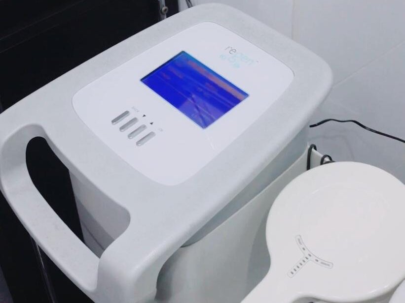 CHEMICAL PEEL (Full Face+Neck) by Assist. Prof. Dr. Arif Baig Mirza image 1