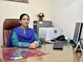 Prof Dr. Maleeha Aslam (Microbiologist) Lahore